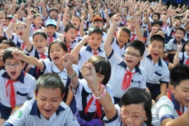 HCM City moves away from cash tuition