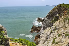 More tourists flock to Quan Lan island in Quang Ninh