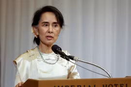 Myanmar: Aung San Suu Kyi urges armed groups to sign ceasefire deal