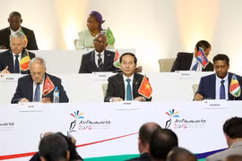 Vietnam ready to enhance economic ties with OIF members: President