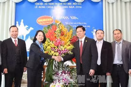 Party official pays Christmas visit to Protestant community
