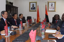 Party economic official visits Angola