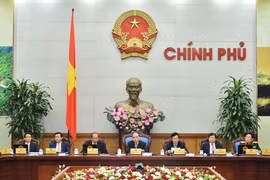 Vietnam targets stronger economic restructuring in 2017