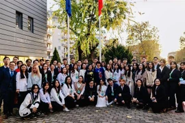 Vietnamese students in Hungary urged to promote national images