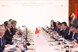 PM talks with Japanese corporations about green transition
