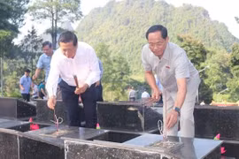Vice NA chairman visits war invalids, martyrs’ families in Cao Bang