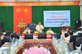Agreement on use of foreign photographer’s works on Son My massacre