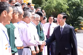 State leader hails dedications by Vinh Long revolution contributors