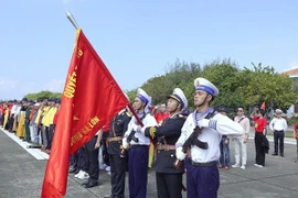 OVs conclude visit to Truong Sa island district, DK1 platform