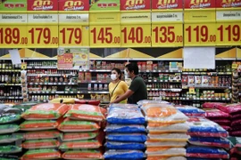 Drought pushes up wholesale prices of rice in Thailand