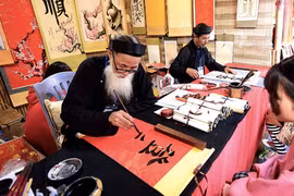 PM directs intensifying efforts to prevent COVID-19 during Tet Festival