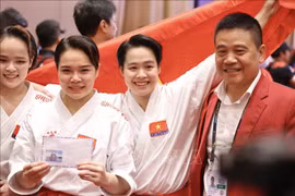 Karate artists win first gold for Vietnam at SEA Games after 18 years