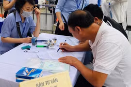 Layoffs could last until year-end: experts