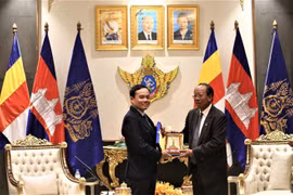 Vietnamese, Cambodian Deputy PMs meet ahead of SEA Games 32 opening