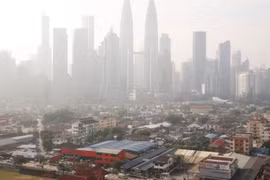 Malaysia prepares cloud seeding to tackle haze