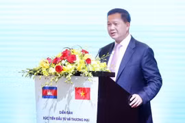 Vietnamese, Cambodian PMs attend investment forum