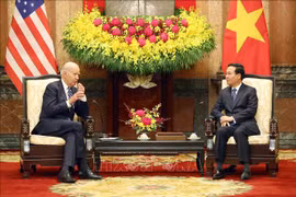 State leader meets with US President in Hanoi