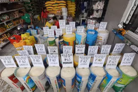 Philippines sets ceiling on rice prices 