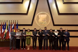 Indonesia commits to promoting ASEAN Community