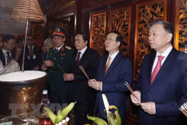 Leaders commemorate Hung Kings in Phu Tho province