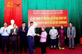 US veteran returns war diary to Vietnamese martyr’s family
