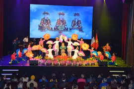 Art show celebrates 50th anniversary of Vietnam-France ties
