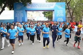 Olympic Run and Run for Peace launched in Hanoi