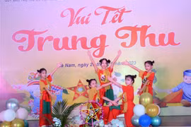 President extends Mid-Autumn Festival wishes to children
