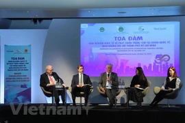 Vietnam, UK share experience in developing int’l financial centre