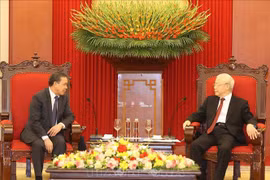 Party chief receives outgoing Lao ambassador