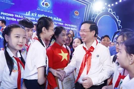 President honours outstanding children in "A Thousand of Good Deeds" movement