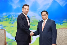 PM calls on Abbott to expand investment in Vietnam