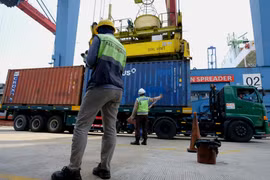 Indonesia enjoys trade surplus in 33 straight months