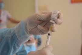 Vietnam carries out sustainable prevention of COVID-19: expert
