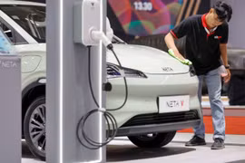 Indonesia relaxes tax rules on EV imports 