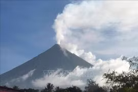 Philippines warns of volcanic eruption for months