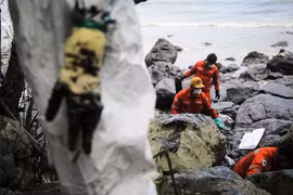 Oil spill reaches Philippines’ vital marine reserves