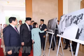 Malaysian PM concludes official visit to Vietnam