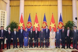 President hosts ASEAN ambassadors