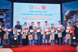 Buon Ma Thuot Coffee Festival: winners of coffee-making contest honoured