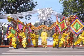 Hanoi Autumn Carnival spices up pedestrian space around Hoan Kiem Lake