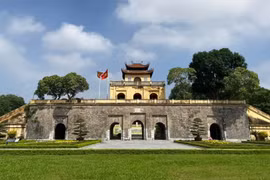 Vietnamese, French experts discuss conservation, promotion of Thang Long Imperial Citadel’s values