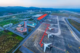 Quang Ninh works on air cargo transport route with Can Tho