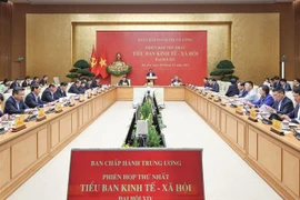 14th National Party Congress socio-economic subcommittee meets