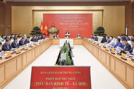 14th National Party Congress socio-economic subcommittee meets