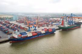 Vietnam enjoys trade surplus of over 2.8 billion USD in two months