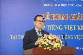 Vietnamese language course opened for Lao ICT personnel