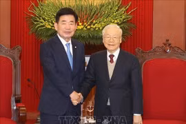 Party leader receives visiting Speaker of RoK parliament