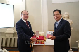 Friendship Orders conferred on St. Petersburg Governor, Ho Chi Minh Institute