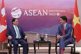 Vietnamese, Canadian PMs meet on ASEAN summit sidelines
